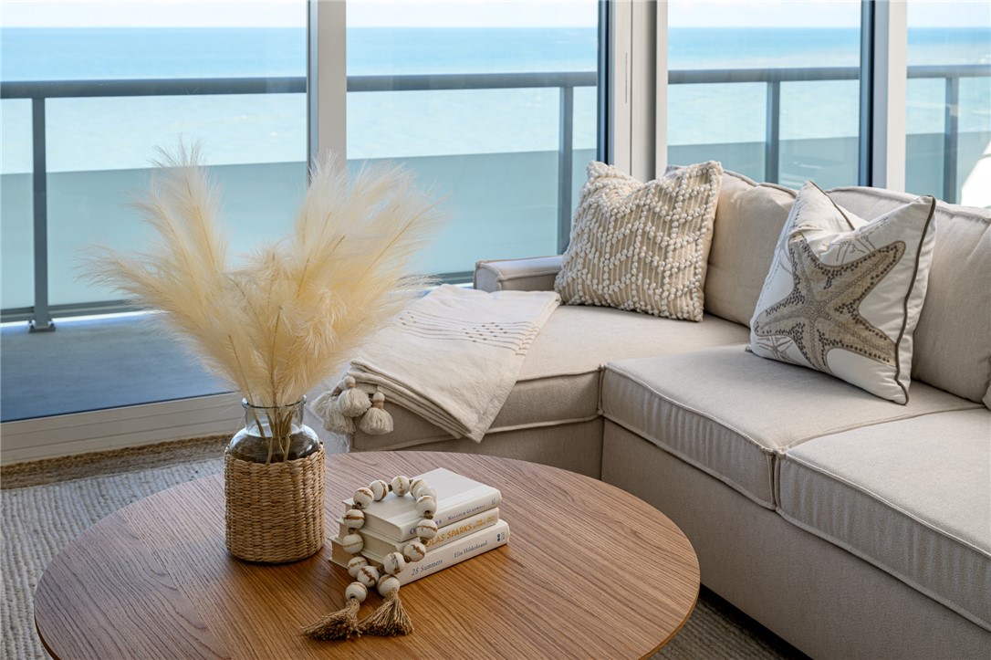 3554 Ocean Drive PH4N