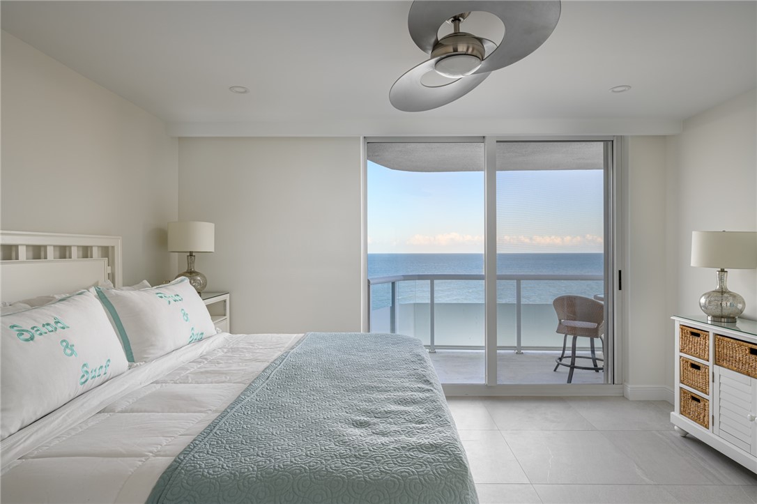 3554 Ocean Drive PH4N