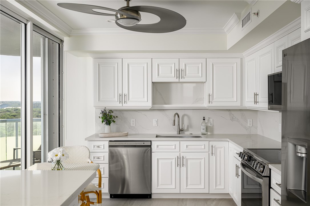 3554 Ocean Drive PH4N