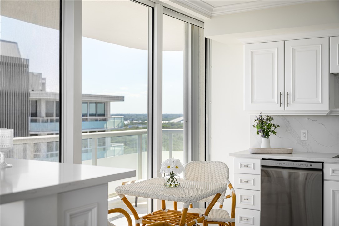 3554 Ocean Drive PH4N