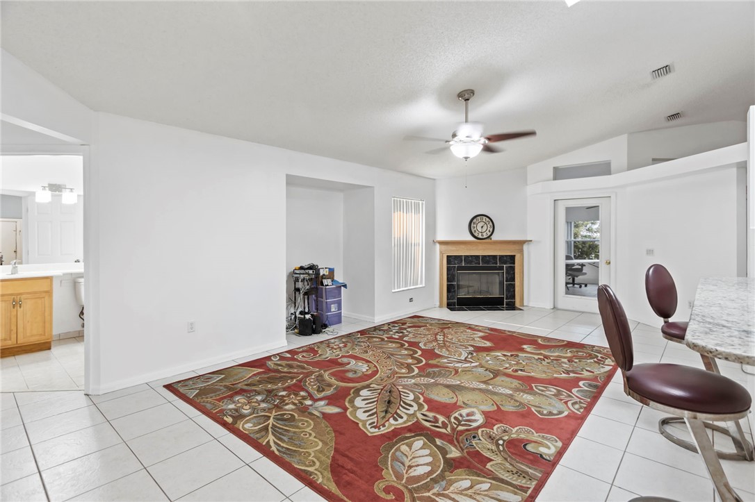 68 Holiday Park Boulevard NE