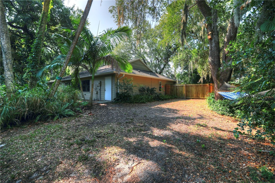 979 Starflower Avenue