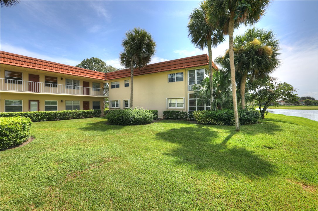 33 Vista Gardens Trail 205