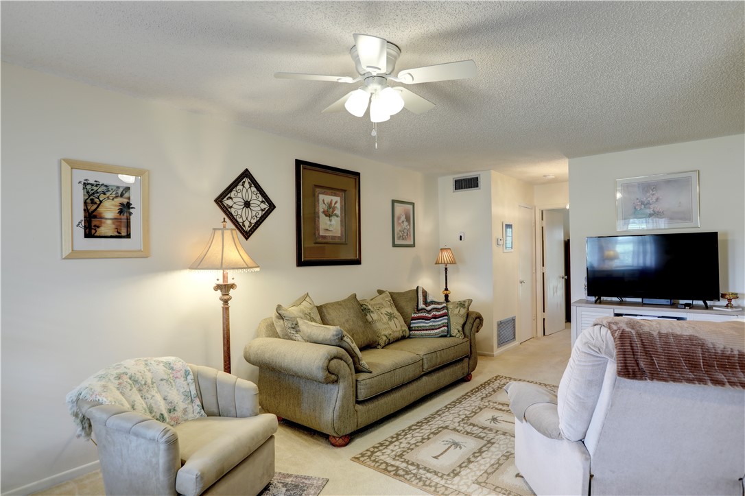 33 Vista Gardens Trail 205