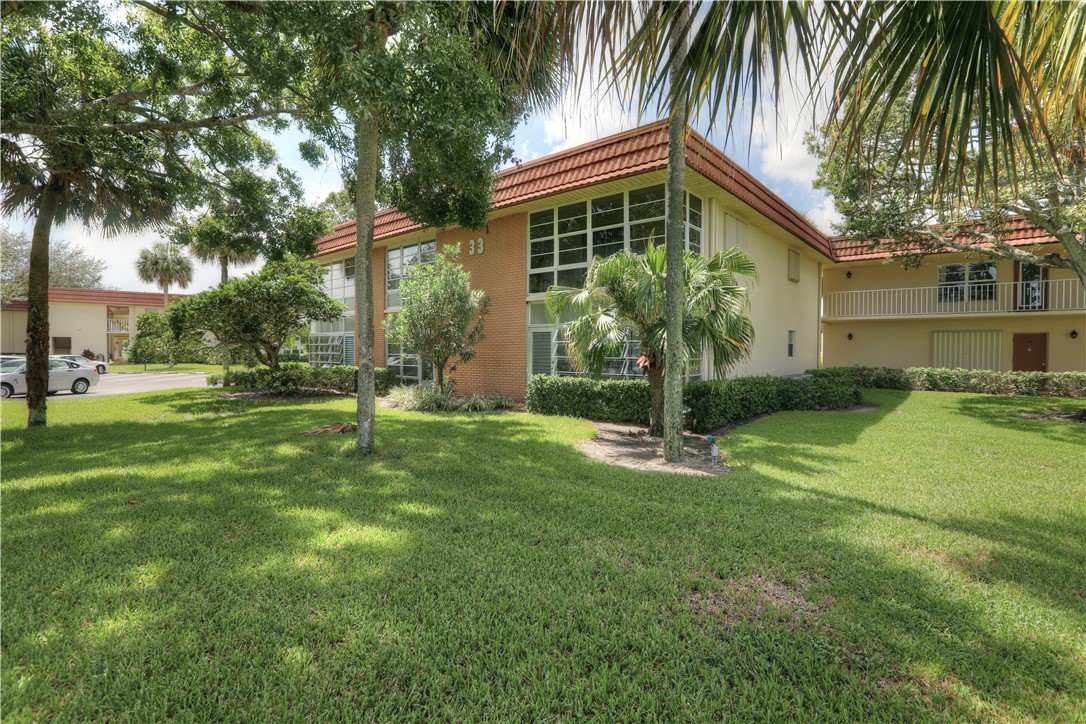33 Vista Gardens Trail 205