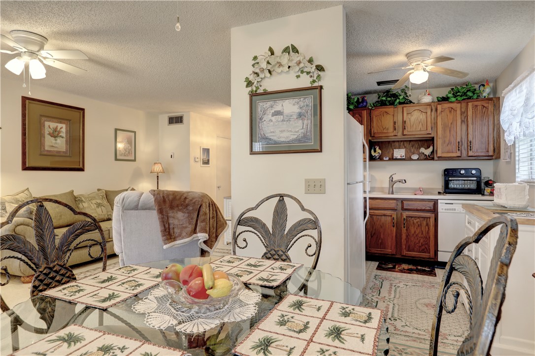 33 Vista Gardens Trail 205