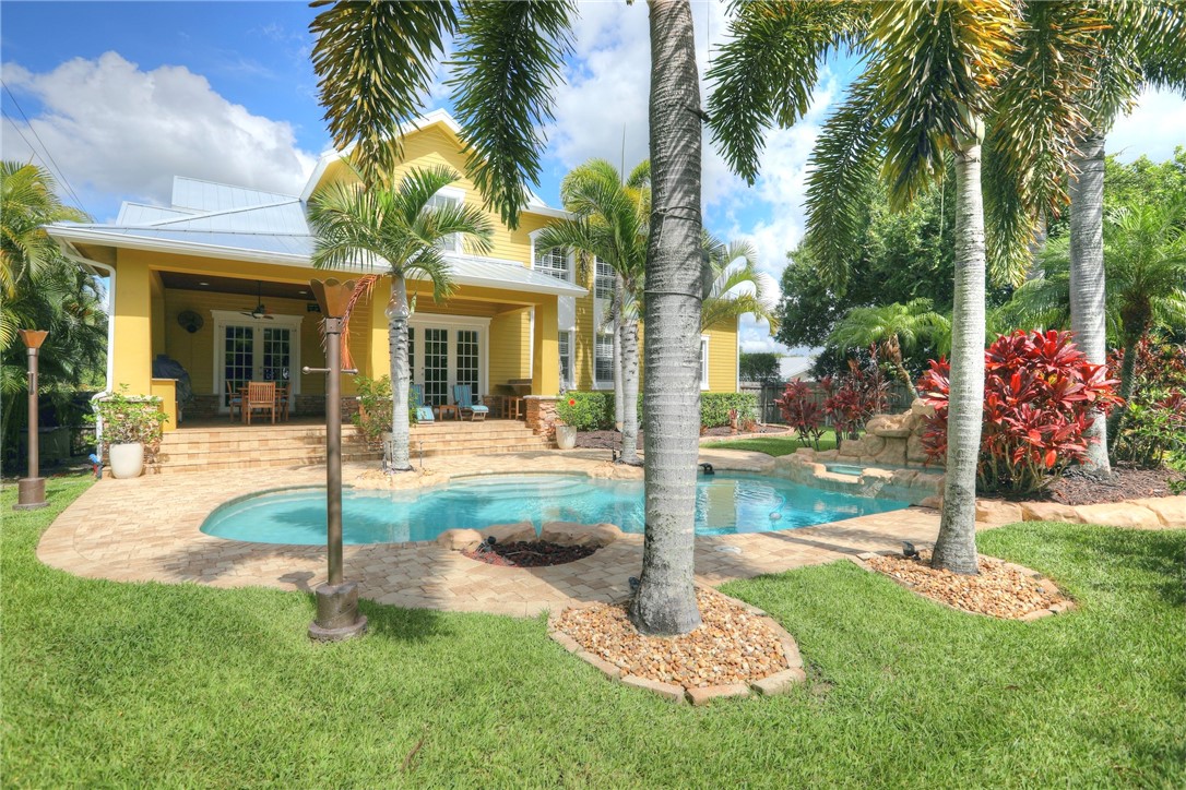 580 Cross Creek Circle