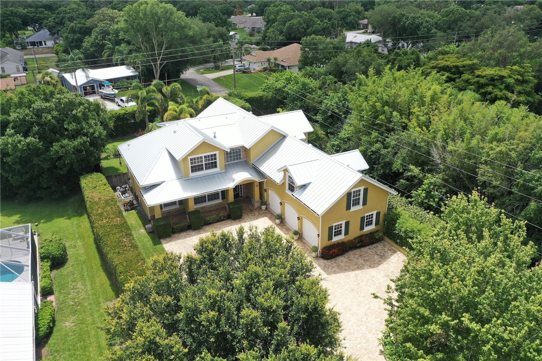 580 Cross Creek Circle