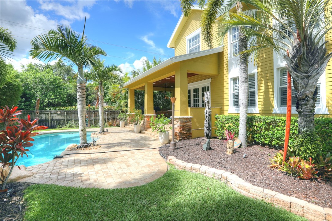 580 Cross Creek Circle