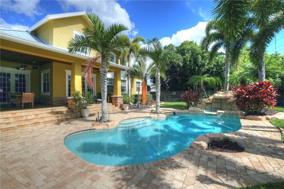 580 Cross Creek Circle