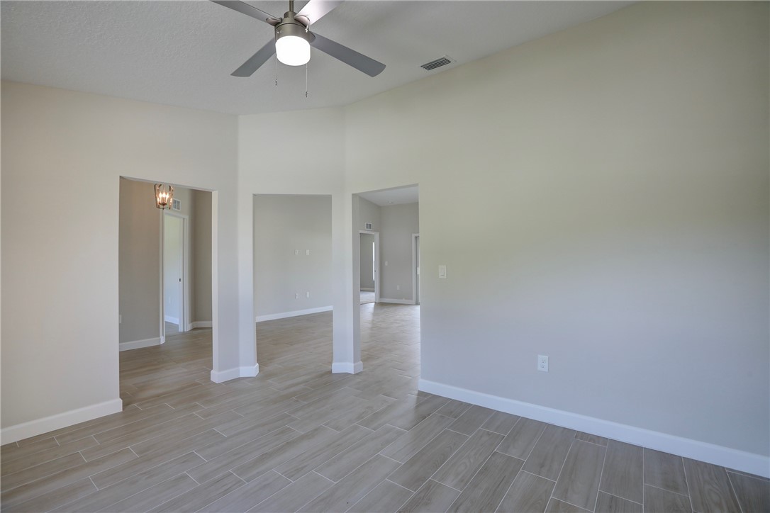 230 CRESCENT Street SE