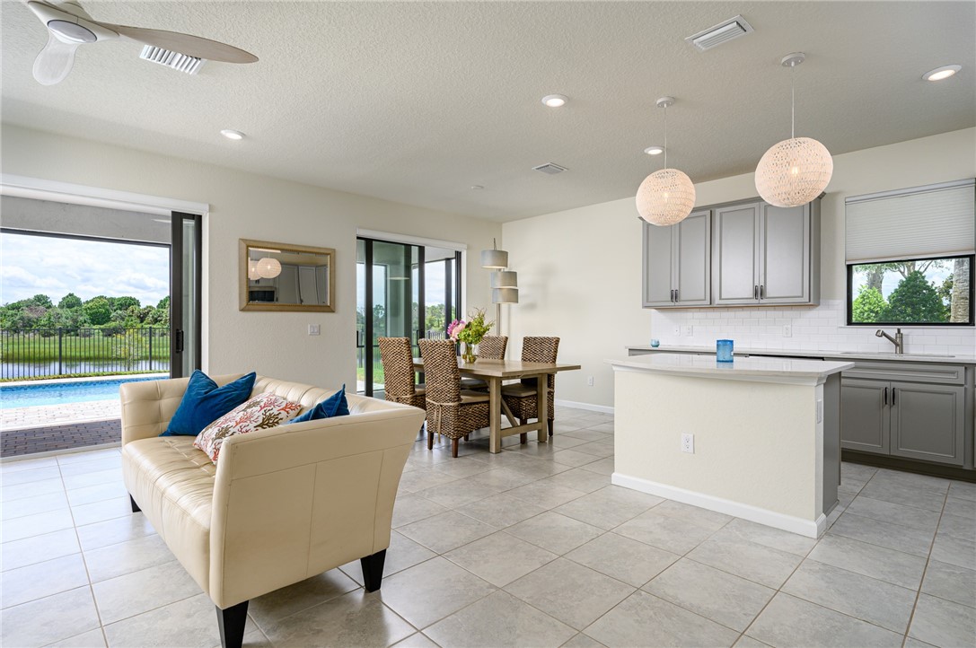 4885 Hawks Way