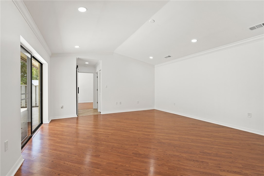 1437 Captains Walk 21A