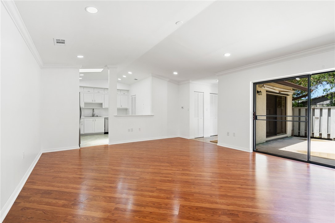 1437 Captains Walk 21A