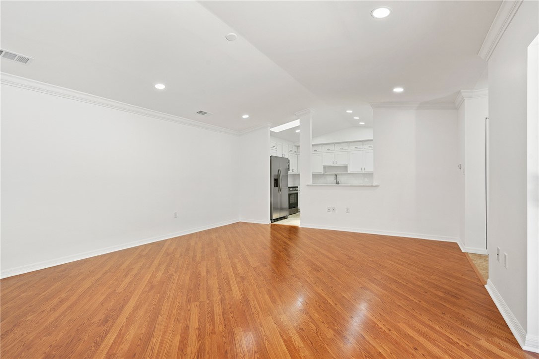 1437 Captains Walk 21A