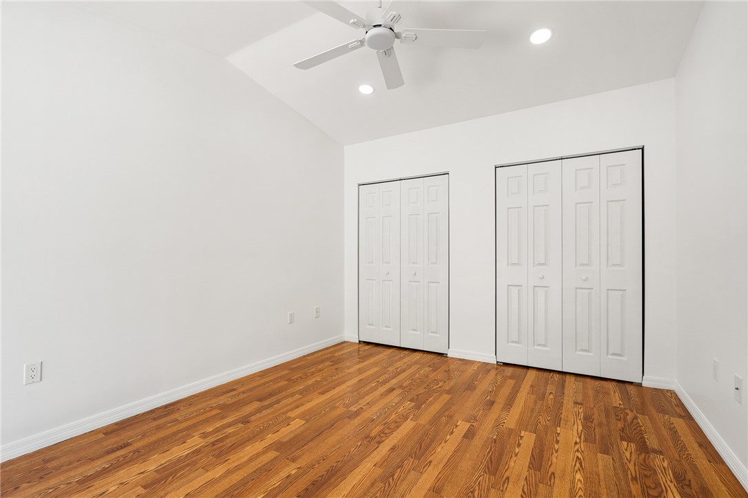 1437 Captains Walk 21A