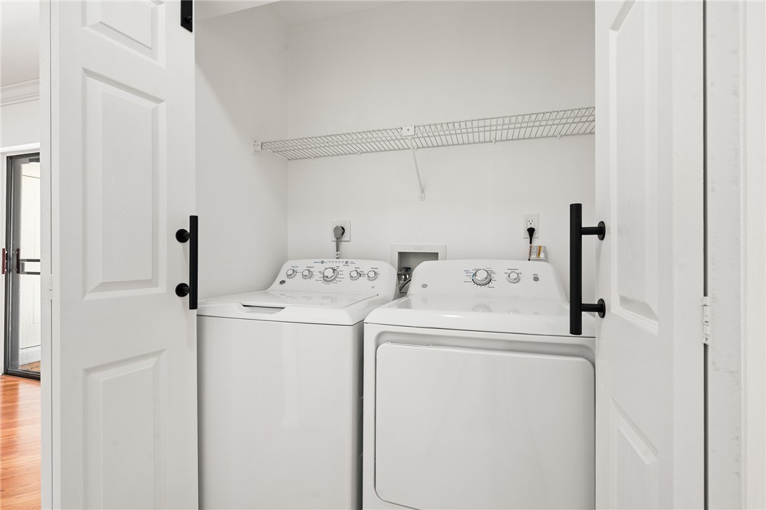 1437 Captains Walk 21A