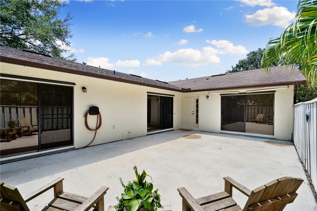 1437 Captains Walk 21A