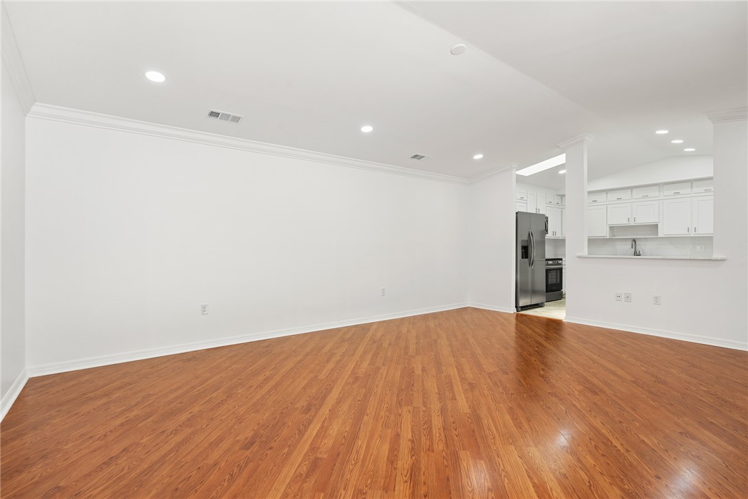 1437 Captains Walk 21A