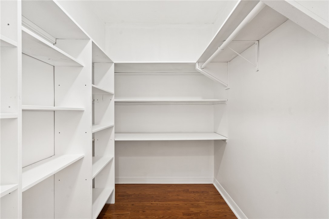 1437 Captains Walk 21A
