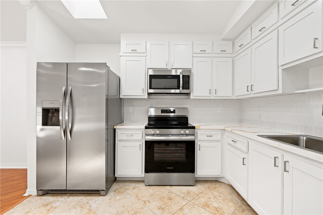 1437 Captains Walk 21A