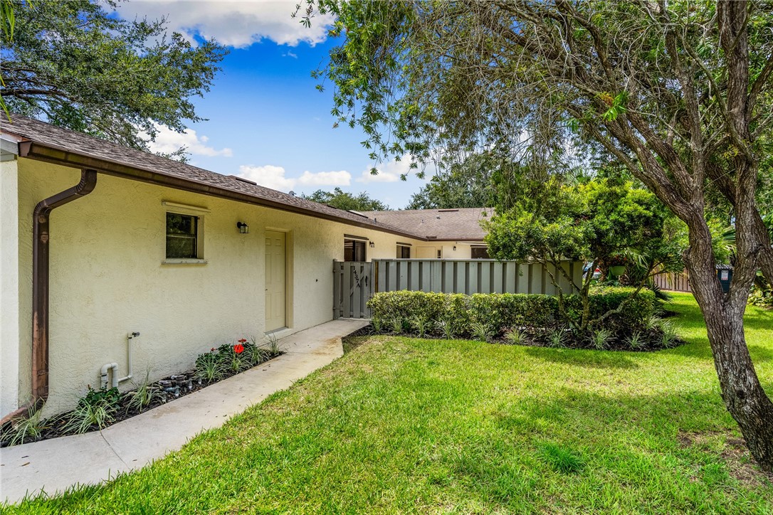 1437 Captains Walk 21A
