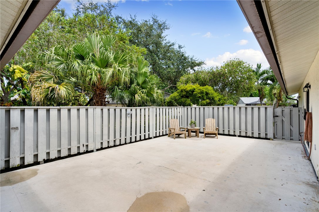 1437 Captains Walk 21A