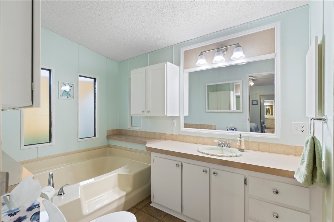 806 Sapodilla Drive