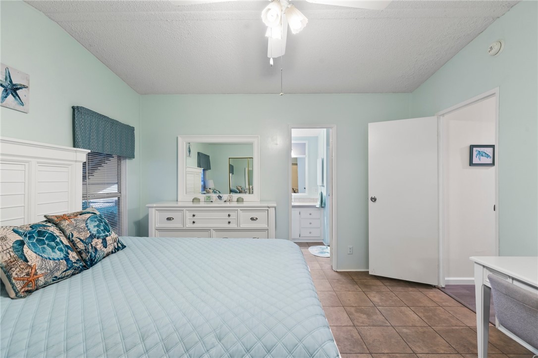 806 Sapodilla Drive