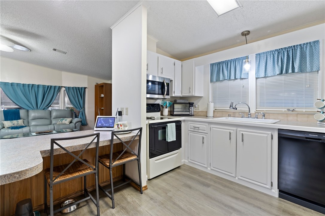 806 Sapodilla Drive