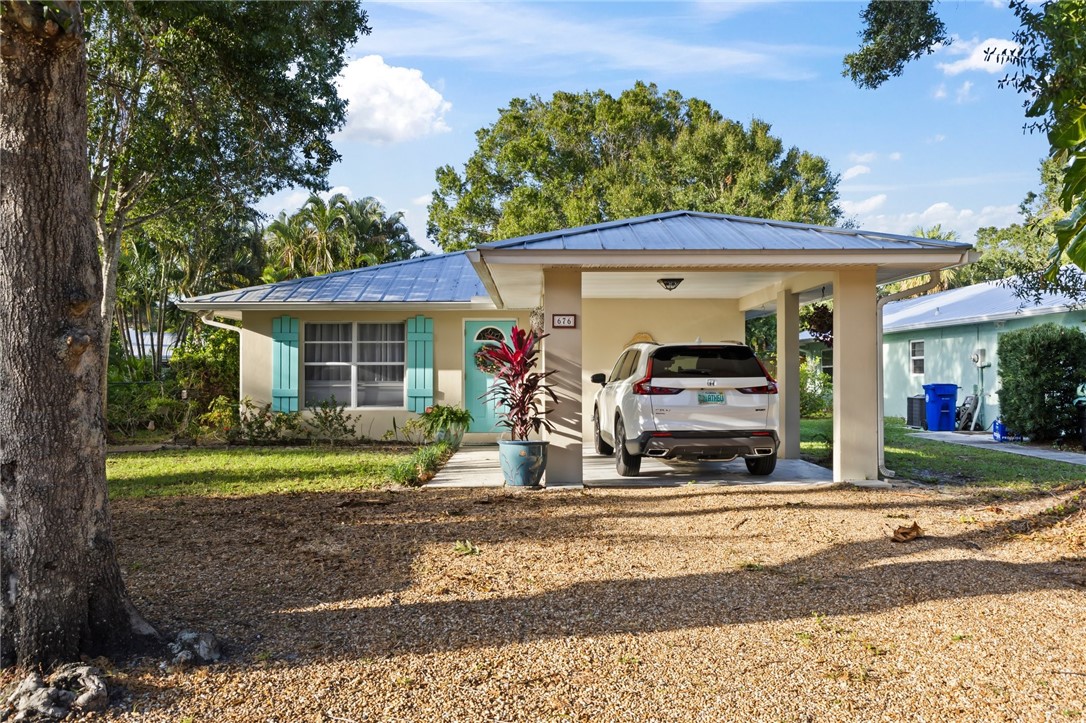 676 Royal Palm Place