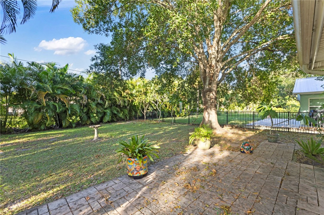 676 Royal Palm Place