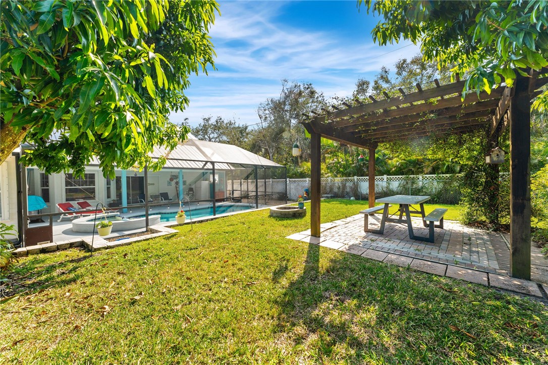 7710 Roseland Road