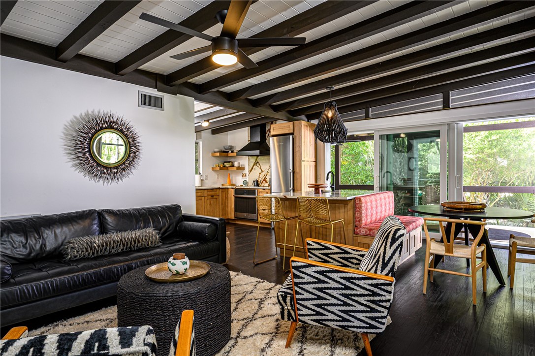 1861 E Barefoot Place