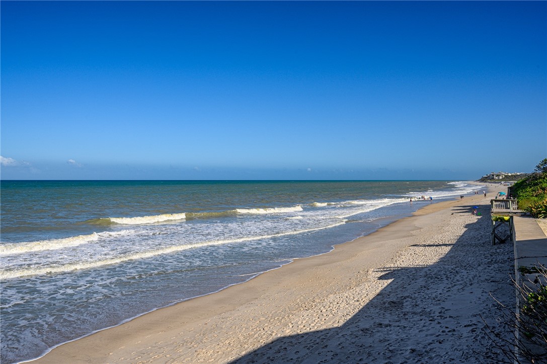 1861 E Barefoot Place