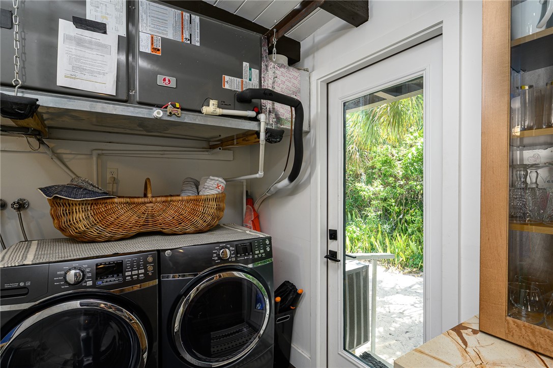 1861 E Barefoot Place