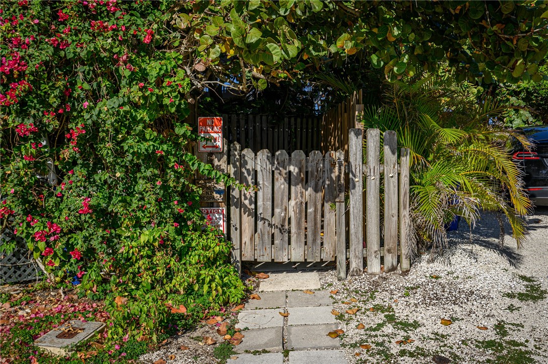 1861 E Barefoot Place