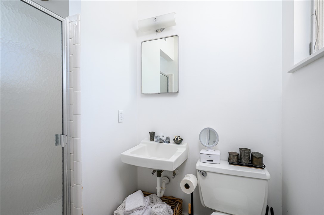 1861 E Barefoot Place