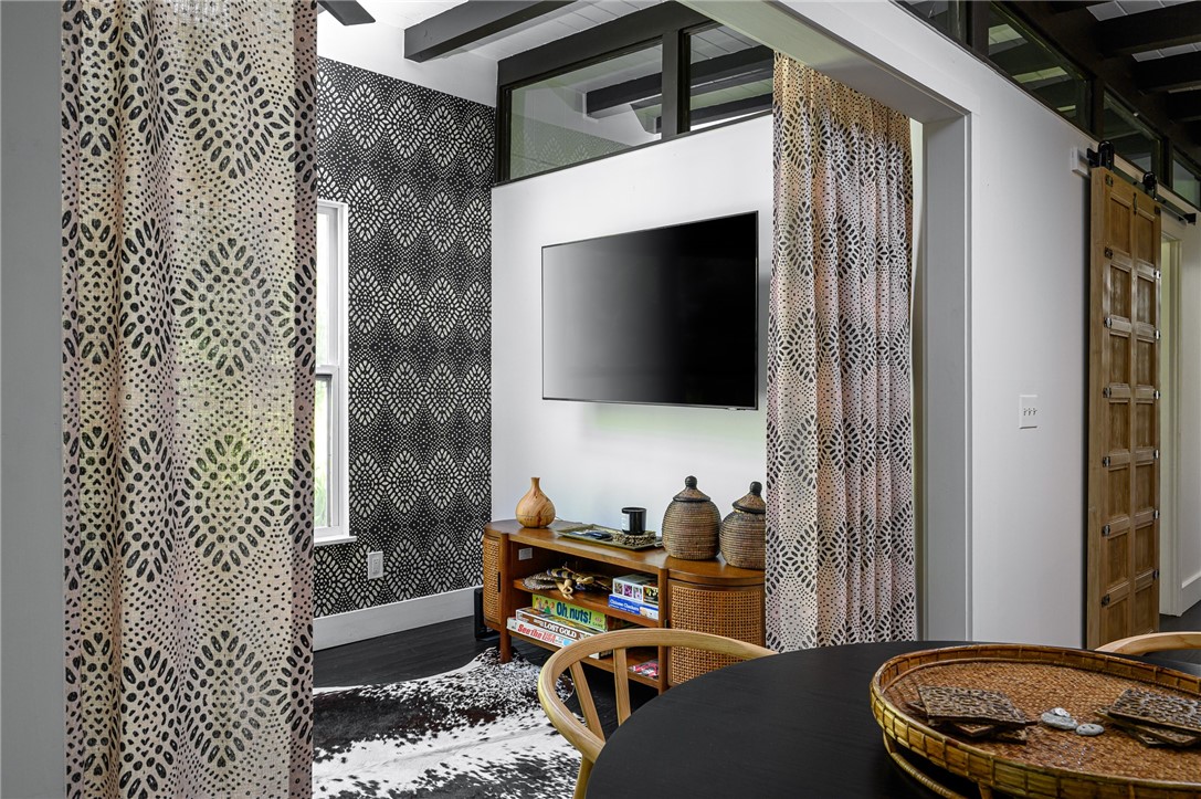 1861 E Barefoot Place