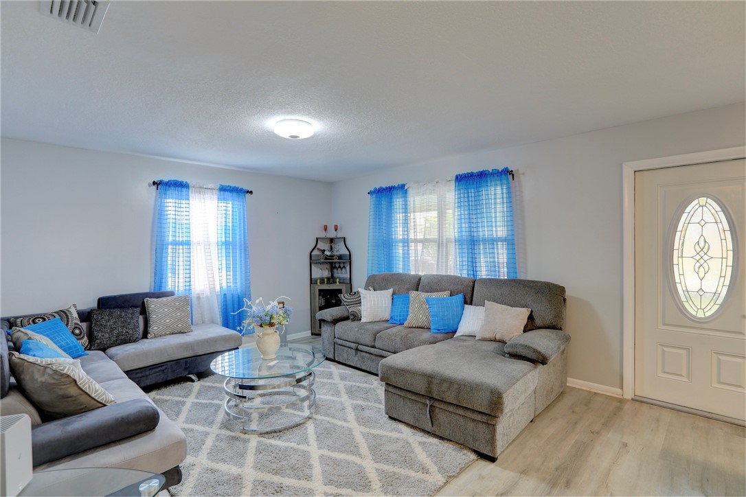 1594 Esterbrook Lane