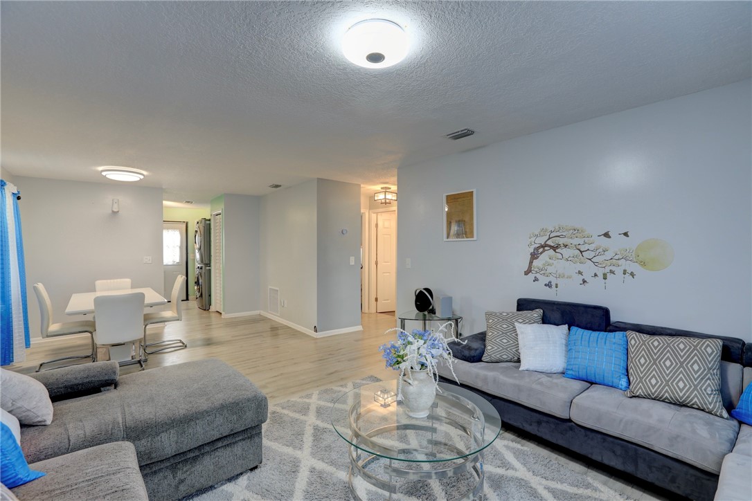 1594 Esterbrook Lane