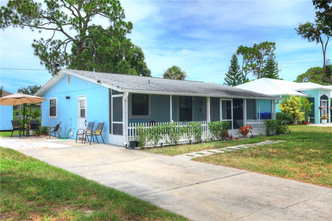 1594 Esterbrook Lane