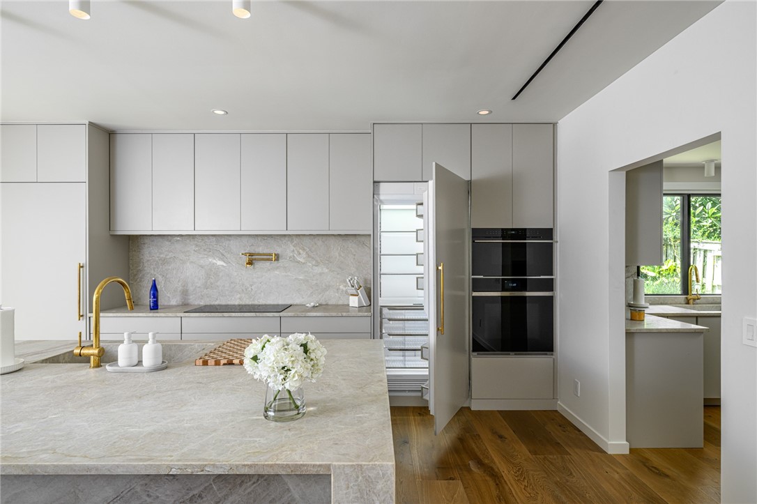 1110 Near Ocean Drive