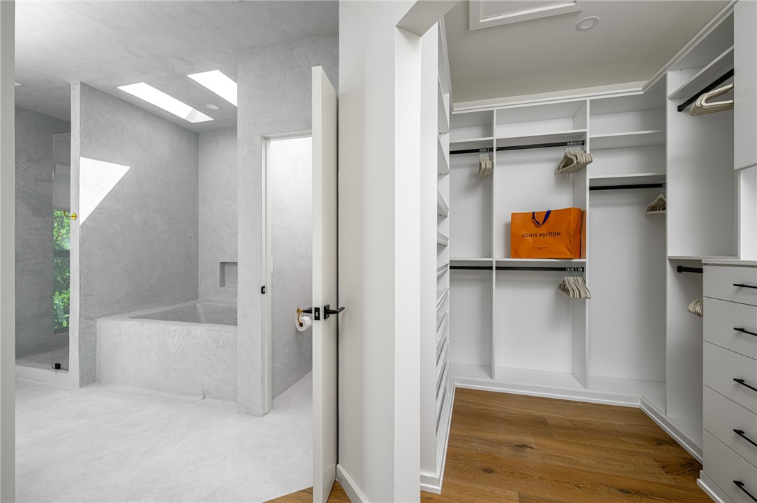 1110 Near Ocean Drive