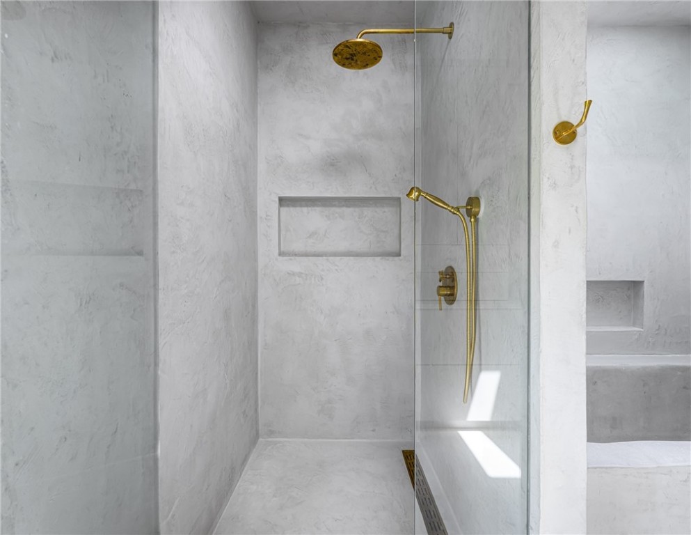 1110 Near Ocean Drive