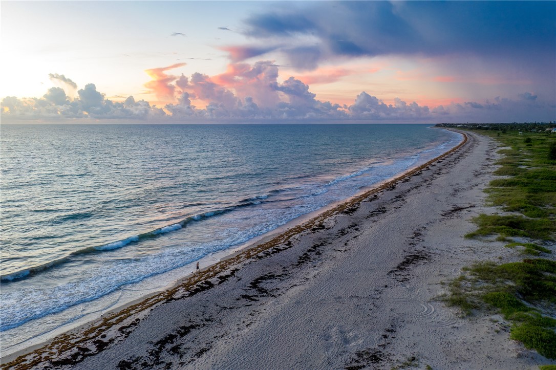 1110 Near Ocean Drive