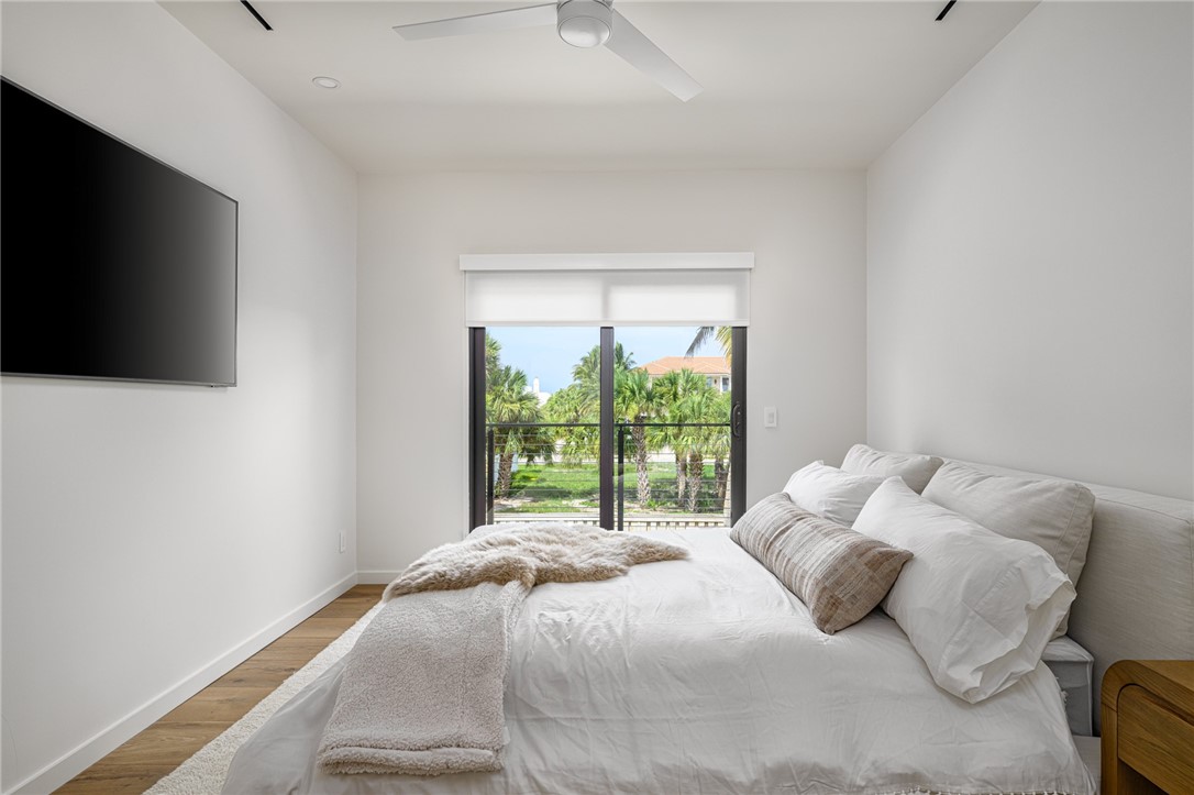 1110 Near Ocean Drive