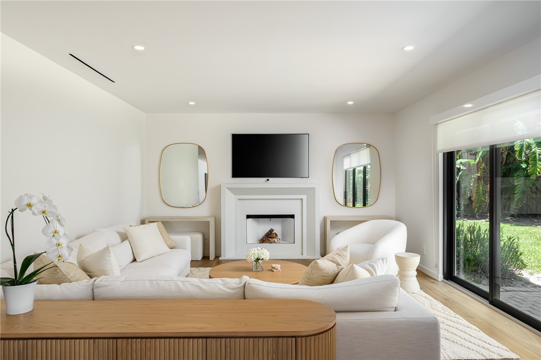 1110 Near Ocean Drive