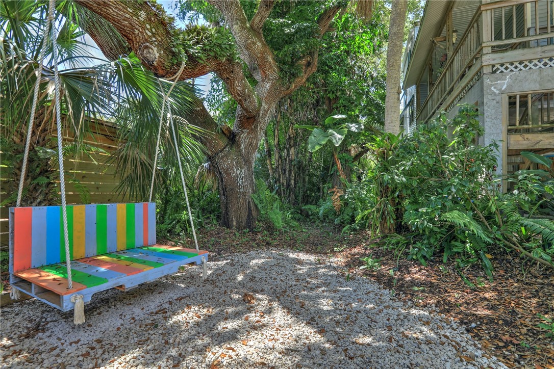 1961 W Pebble Path