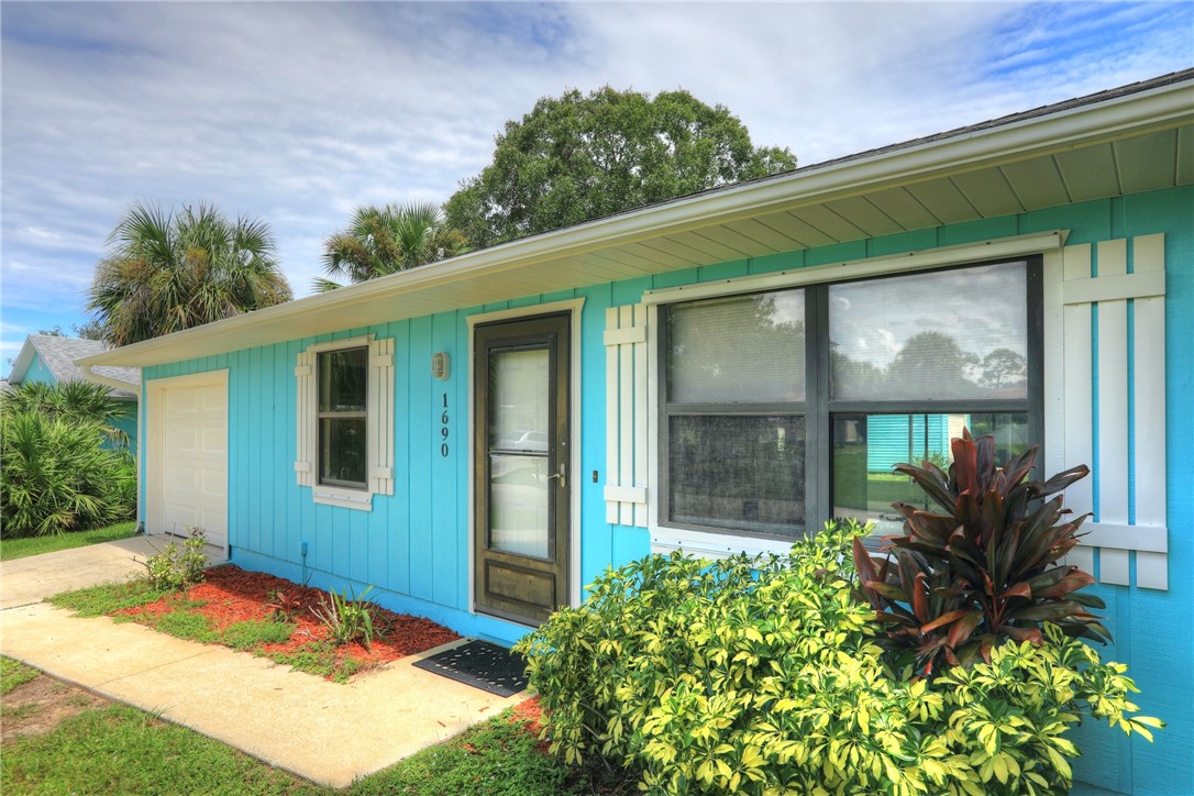 1690 Seahouse Street